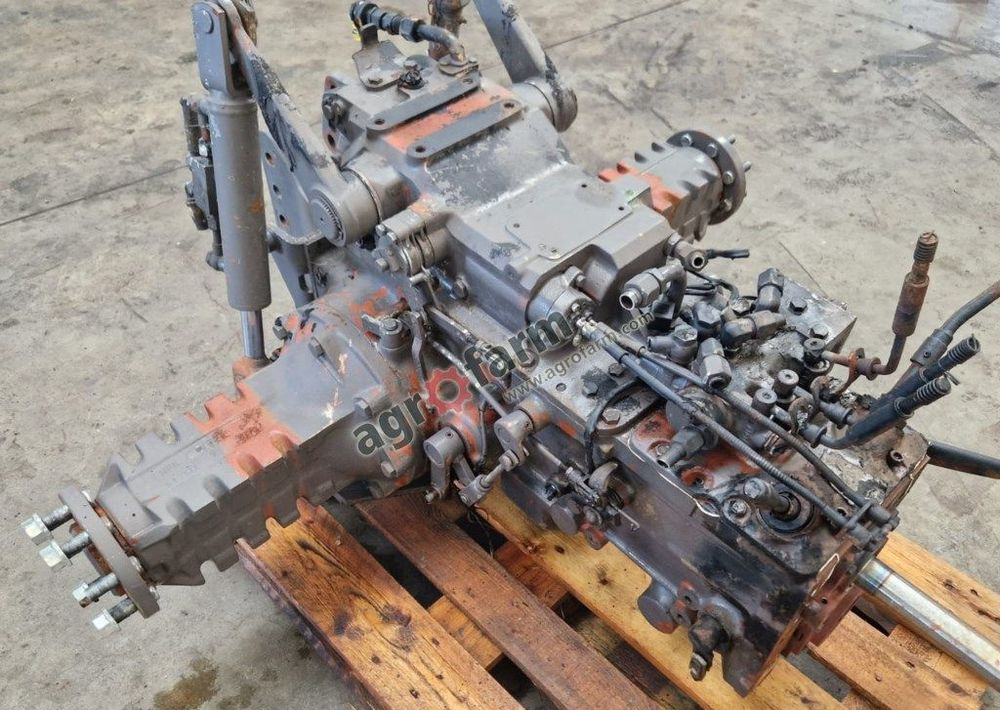 Skrzynia biegów, most tylny Renault Fructus 130 - Menjalnik: slika 1 Skrzynia biegów, most tylny Renault Fructus 130 - Menjalnik: slika 1
