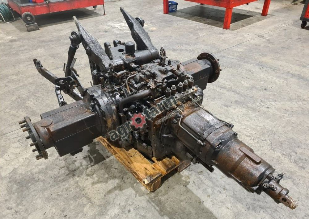 Skrzynia biegów, most tylny Valtra N111 TB07881 - Menjalnik: slika 1 Skrzynia biegów, most tylny Valtra N111 TB07881 - Menjalnik: slika 1