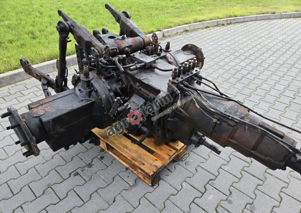 Skrzynia biegów, most tylny Valtra N91 TB07881 - Menjalnik: slika 1 Skrzynia biegów, most tylny Valtra N91 TB07881 - Menjalnik: slika 1