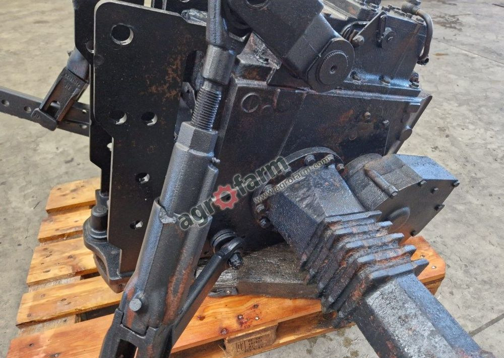 Tylny most John Deere 3310 - Transmission: slika 2 Tylny most John Deere 3310 - Transmission: slika 2