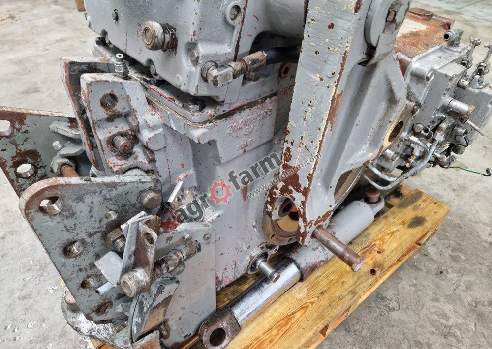 Tylny most Massey Ferguson 2640 - Transmission: slika 2 Tylny most Massey Ferguson 2640 - Transmission: slika 2