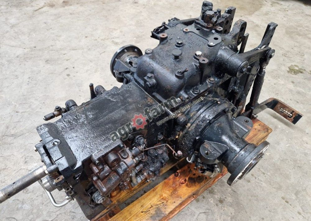 Tylny most New Holland T4.90N 87559163 - Menjalnik: slika 1 Tylny most New Holland T4.90N 87559163 - Menjalnik: slika 1
