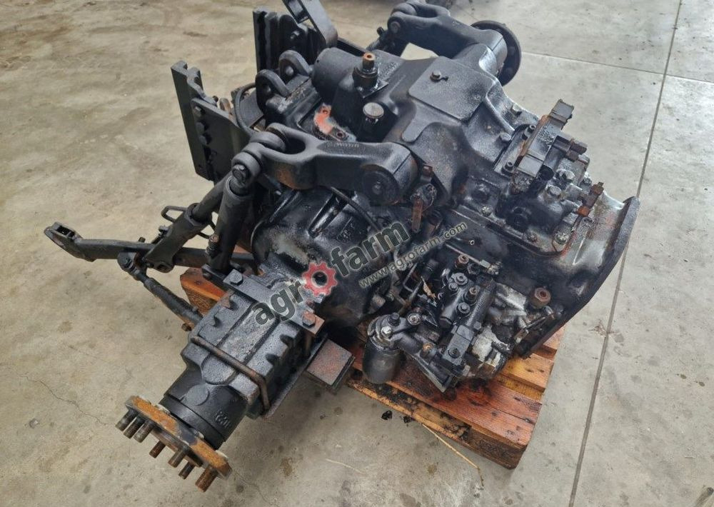 Tylny most New Holland TS 100 82855660 - Transmission: slika 1 Tylny most New Holland TS 100 82855660 - Transmission: slika 1