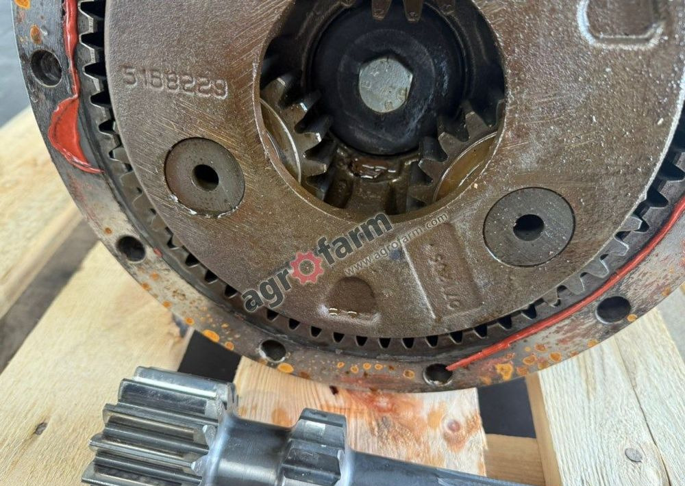 Zwolnica tylna RH, New Holland TN70VA - Transmission: slika 2 Zwolnica tylna RH, New Holland TN70VA - Transmission: slika 2