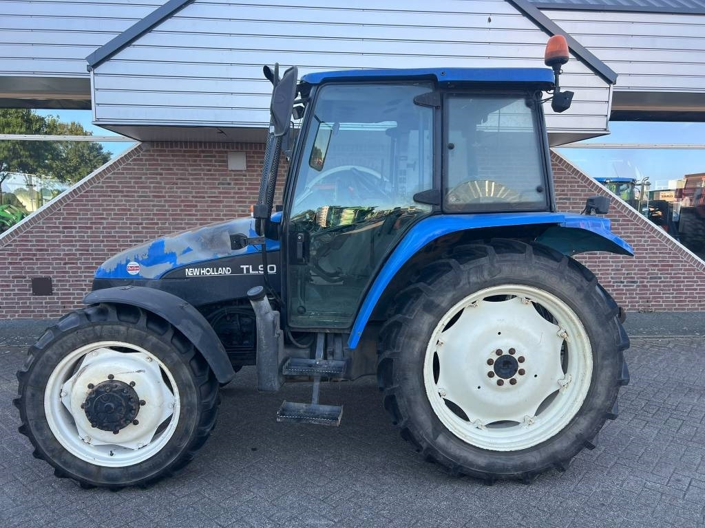 New Holland TL 90 - Traktor: slika 2 New Holland TL 90 - Traktor: slika 2