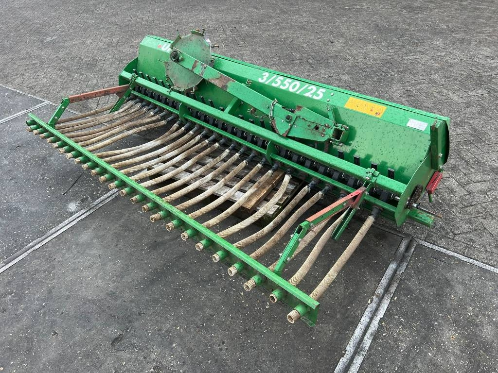 Unia 3/550/25 zaaimachine - Sejalnica: slika 1 Unia 3/550/25 zaaimachine - Sejalnica: slika 1