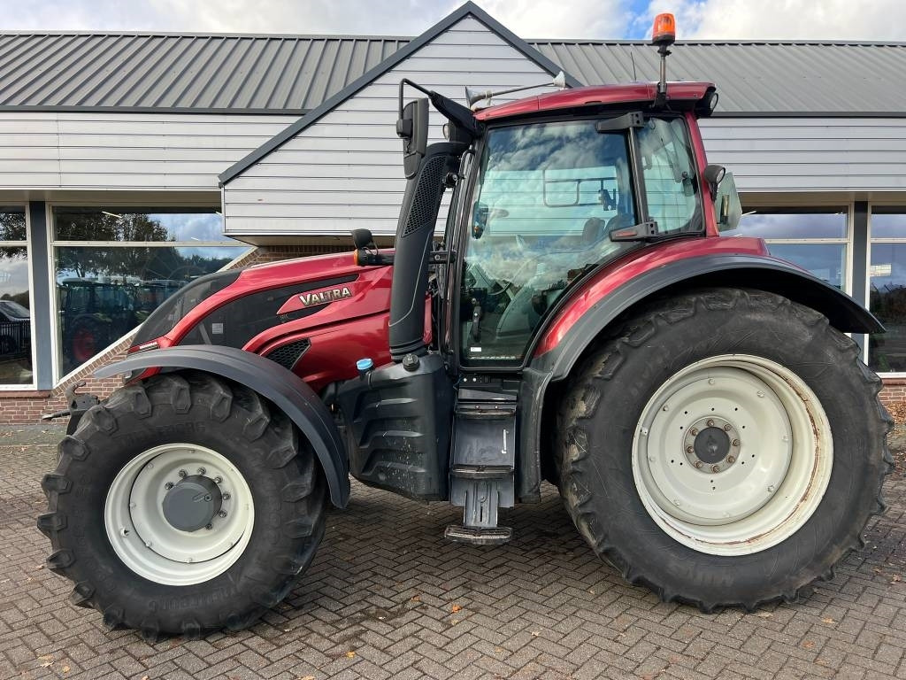 Valtra T 174 Versu - Traktor: slika 2 Valtra T 174 Versu - Traktor: slika 2