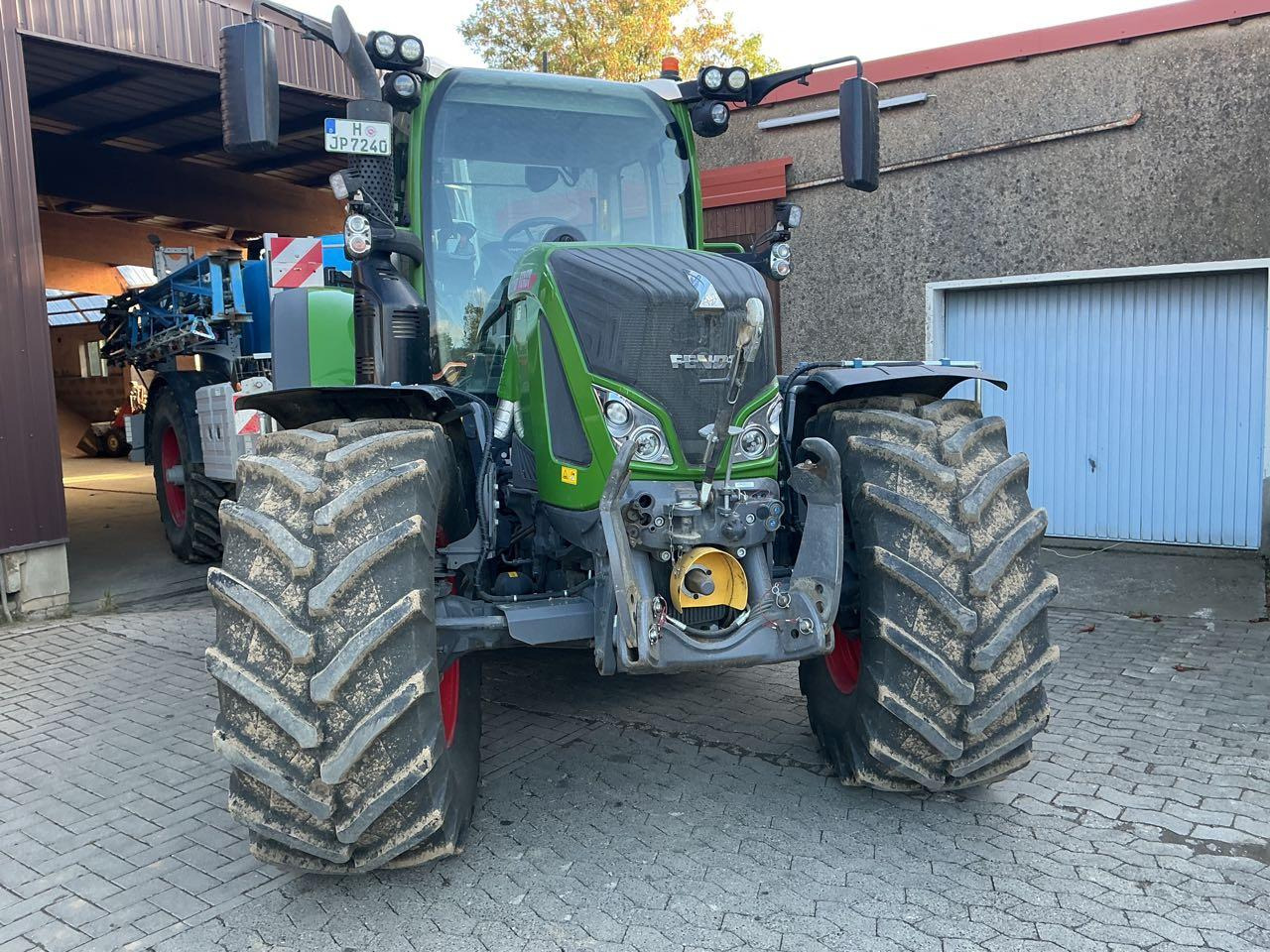Fendt 724 Gen. 6 Profi Plus - Traktor: slika 2 Fendt 724 Gen. 6 Profi Plus - Traktor: slika 2