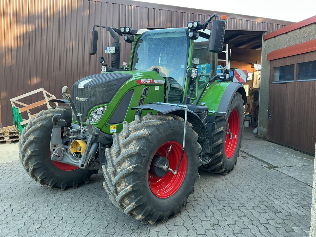 Fendt 724 Gen. 6 Profi Plus - Traktor: slika 1 Fendt 724 Gen. 6 Profi Plus - Traktor: slika 1