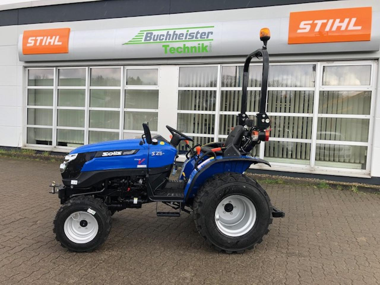 Solis 26 6+2 Seitenschalter - Traktor: slika 2 Solis 26 6+2 Seitenschalter - Traktor: slika 2