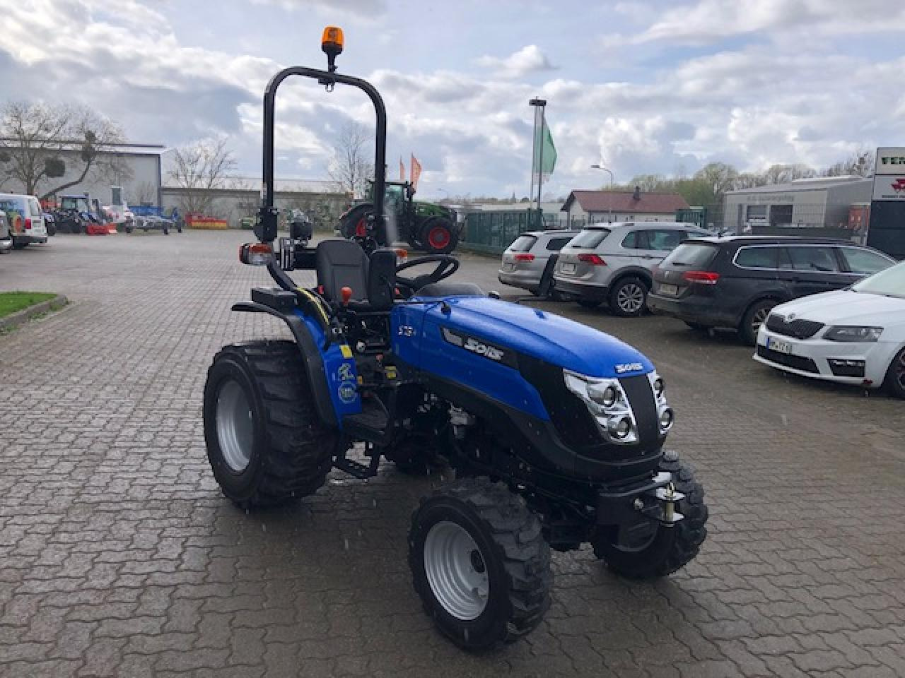 Solis 26 6+2 Seitenschalter - Traktor: slika 3 Solis 26 6+2 Seitenschalter - Traktor: slika 3