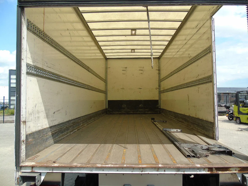 DAF LF 210 + euro 6 + lift + 3P - Tovornjak zabojnik: slika 4 DAF LF 210 + euro 6 + lift + 3P - Tovornjak zabojnik: slika 4