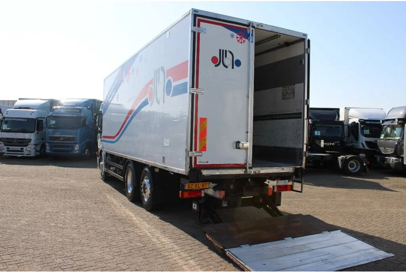 Iveco Stralis 310 + 6X2 EURO 5 + CARRIER + LIFT - Tovornjak hladilnik: slika 3 Iveco Stralis 310 + 6X2 EURO 5 + CARRIER + LIFT - Tovornjak hladilnik: slika 3