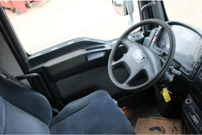 Tovornjak zabojnik MAN TGL 12.210 + LIFT + MANUAL: slika 13