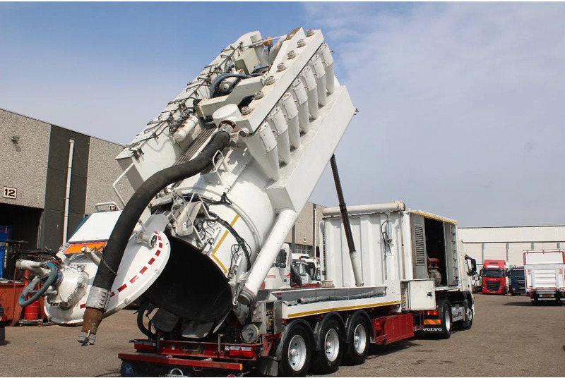 DESOT ECOTA + 16.600 LITER + VOLVO ENGINE S/P + TIPPER / VACUUM WITTIG - Polprikolica: slika 3 DESOT ECOTA + 16.600 LITER + VOLVO ENGINE S/P + TIPPER / VACUUM WITTIG - Polprikolica: slika 3