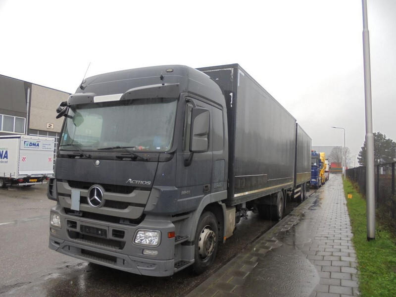 Renders RMAC 9.9 + 2 AXLE + Combi - Prikolica zabojnik: slika 4 Renders RMAC 9.9 + 2 AXLE + Combi - Prikolica zabojnik: slika 4