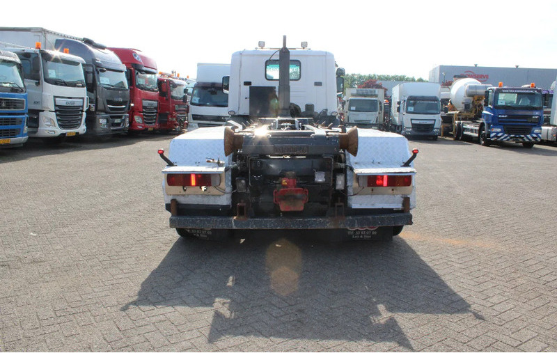 Scania P124-360 + HOOK + 6X2 + MANUAL + EURO 2 - Kotalni prekucni tovornjak: slika 4 Scania P124-360 + HOOK + 6X2 + MANUAL + EURO 2 - Kotalni prekucni tovornjak: slika 4