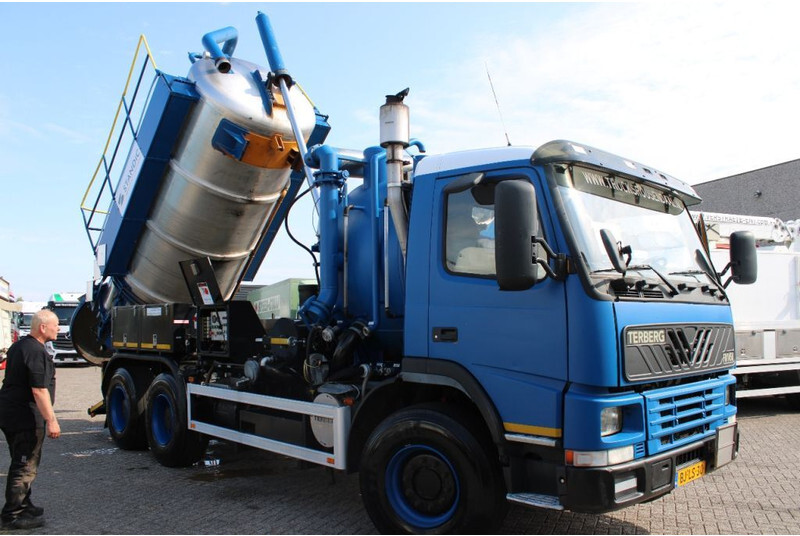 Terberg FM 1450 WITTIG VACUM SYSTEM + TIPPER + FULLY WORKING + EURO 2 + ADR + 11,34m3 - Vakuumski tovornjak: slika 2 Terberg FM 1450 WITTIG VACUM SYSTEM + TIPPER + FULLY WORKING + EURO 2 + ADR + 11,34m3 - Vakuumski tovornjak: slika 2