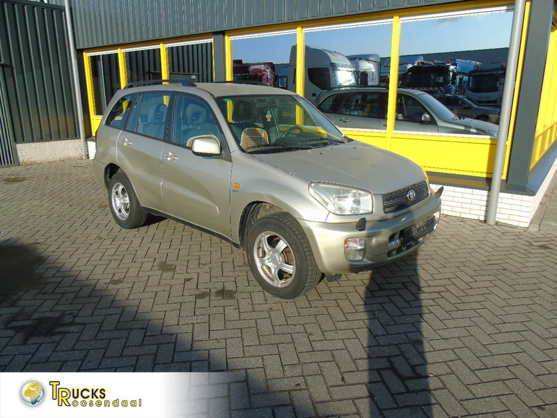 Toyota RAV4 + 4X4 + AUTOMAT + PETROL - SUV: slika 1 Toyota RAV4 + 4X4 + AUTOMAT + PETROL - SUV: slika 1
