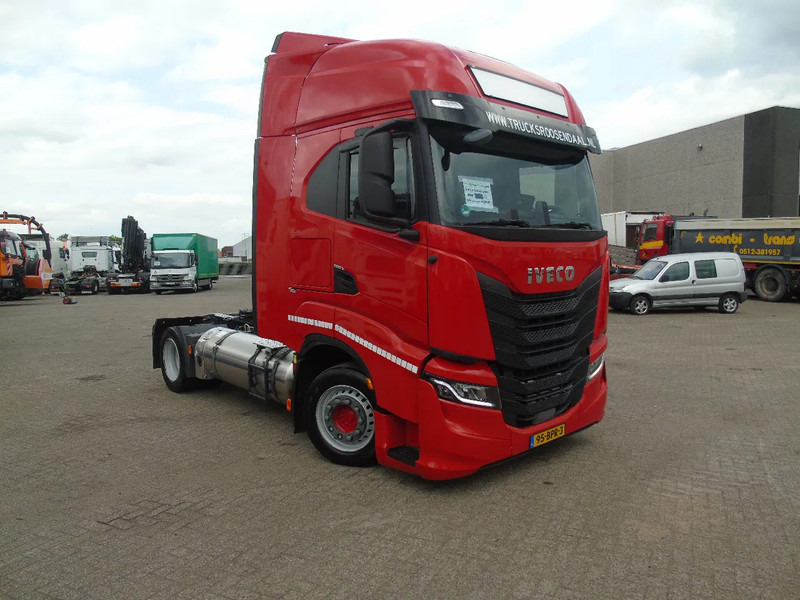 Iveco S-WAY 460 + LNG + 10 PIECES IN STOCK - Vlačilec: slika 2 Iveco S-WAY 460 + LNG + 10 PIECES IN STOCK - Vlačilec: slika 2