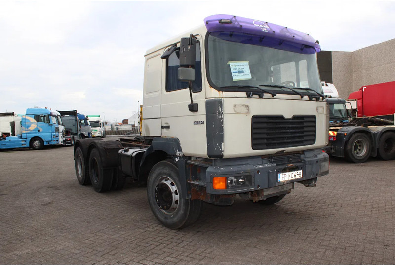 MAN F 26.364 + 6X4 + BIG AXLE + EURO 2 + MANUAL - Vlačilec: slika 4 MAN F 26.364 + 6X4 + BIG AXLE + EURO 2 + MANUAL - Vlačilec: slika 4