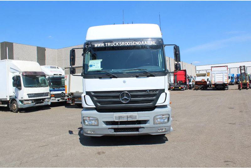 Mercedes-Benz Axor 1833 + manual + RETARDER! 122.939 km orginal! perfect condition + EURO 5 - Vlačilec: slika 2 Mercedes-Benz Axor 1833 + manual + RETARDER! 122.939 km orginal! perfect condition + EURO 5 - Vlačilec: slika 2