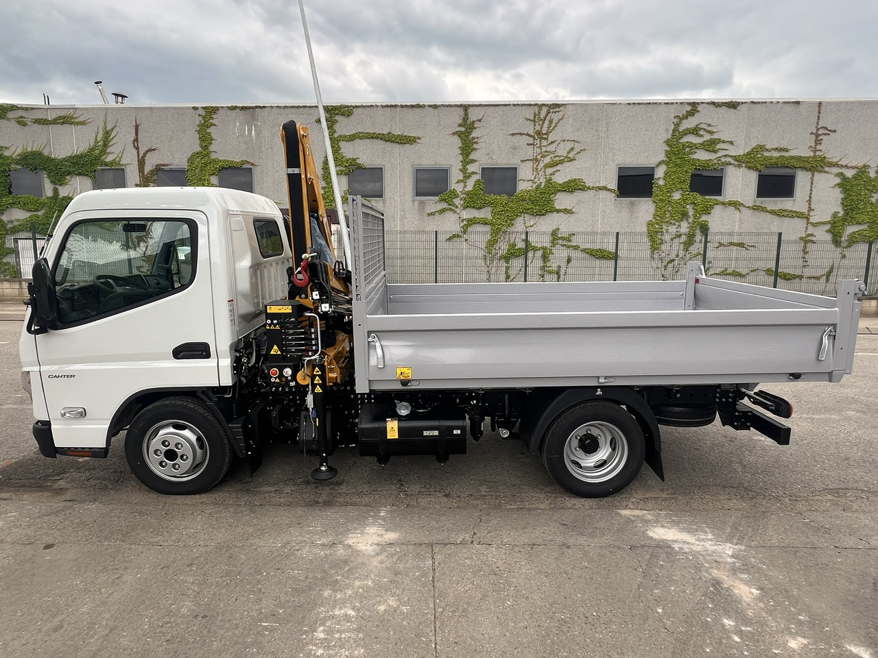 FUSO 35 3S - Tovornjak z dvigalom: slika 2 FUSO 35 3S - Tovornjak z dvigalom: slika 2