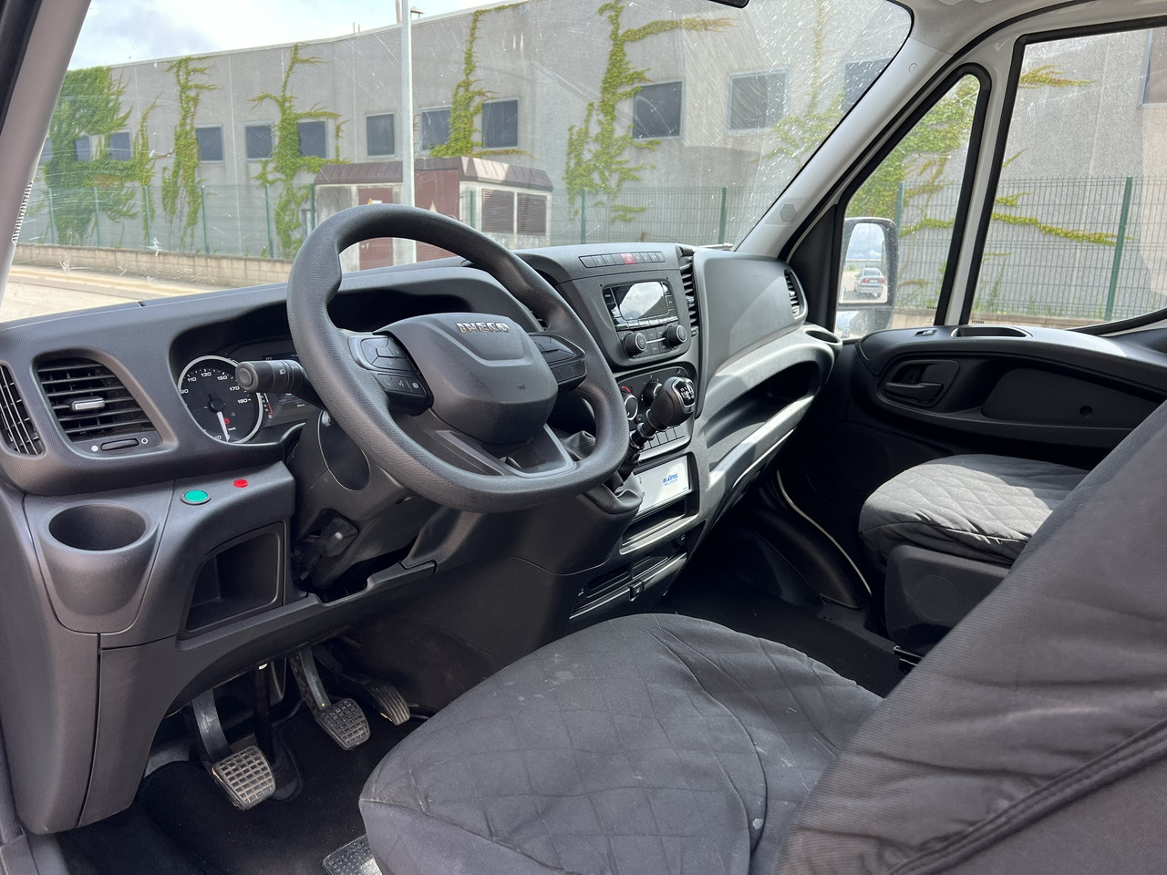 Iveco Daily + Oil&Steel Scorpion 1812 Smart Iveco Daily + Oil&Steel Scorpion 1812 Smart lizing Iveco Daily + Oil&Steel Scorpion 1812 Smart Iveco Daily + Oil&Steel Scorpion 1812 Smart: slika 6