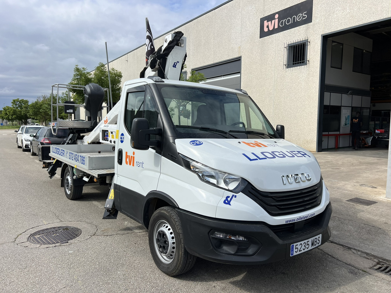 Iveco Daily + Oil&Steel Scorpion 1812 Smart Iveco Daily + Oil&Steel Scorpion 1812 Smart - Dvižna ploščad montirana na tovornjak: slika 3 Iveco Daily + Oil&Steel Scorpion 1812 Smart Iveco Daily + Oil&Steel Scorpion 1812 Smart - Dvižna ploščad montirana na tovornjak: slika 3