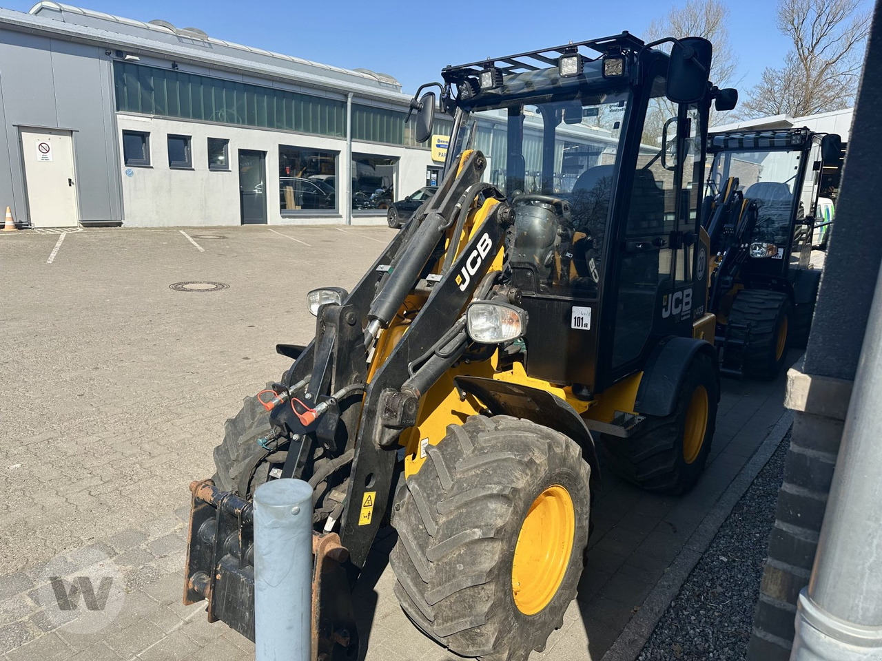 JCB 403 AGRI - Zgibni nakladalnik: slika 4 JCB 403 AGRI - Zgibni nakladalnik: slika 4