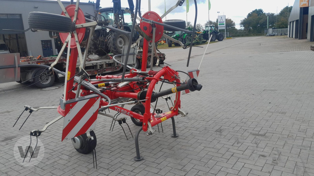 Massey Ferguson TD 524 DN - Obračalnik/ Zgrabljalnik: slika 1 Massey Ferguson TD 524 DN - Obračalnik/ Zgrabljalnik: slika 1