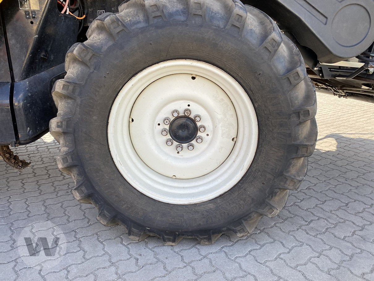 New Holland CR 9090 - Kombajn harvester: slika 5 New Holland CR 9090 - Kombajn harvester: slika 5