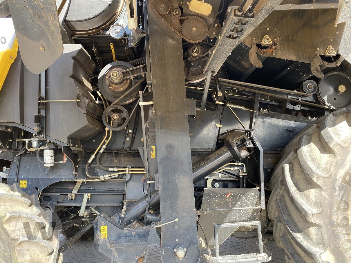 New Holland CR 9090 - Kombajn harvester: slika 2 New Holland CR 9090 - Kombajn harvester: slika 2