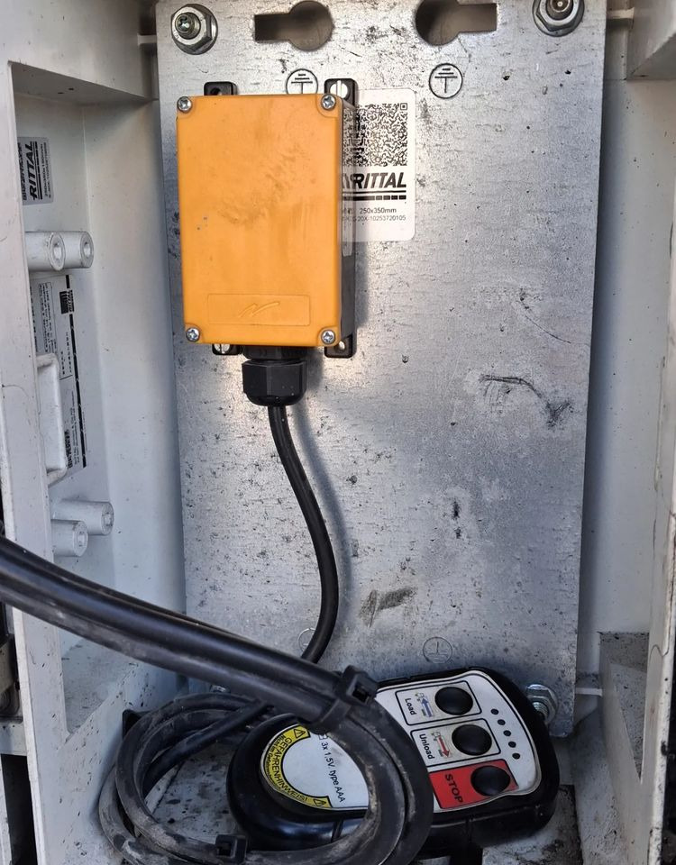 Reisch Ruchoma Podłoga 8mm - Tovorna pohodna polprikolica: slika 4 Reisch Ruchoma Podłoga 8mm - Tovorna pohodna polprikolica: slika 4