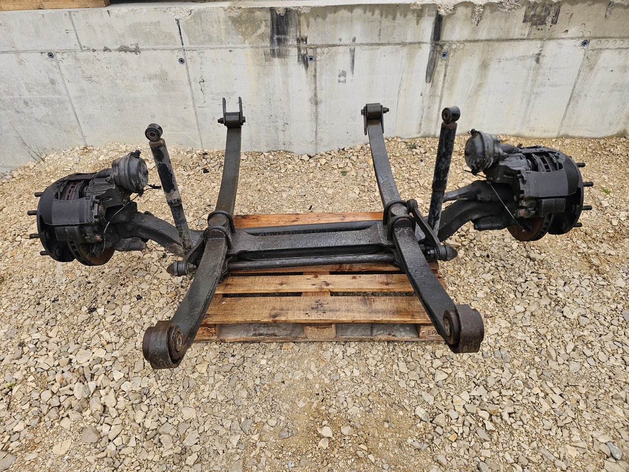 RENAULT MAGNUM DXI / COMPLETE FRONT AXLE / HUB SPRING - Sprednja os: slika 2 RENAULT MAGNUM DXI / COMPLETE FRONT AXLE / HUB SPRING - Sprednja os: slika 2