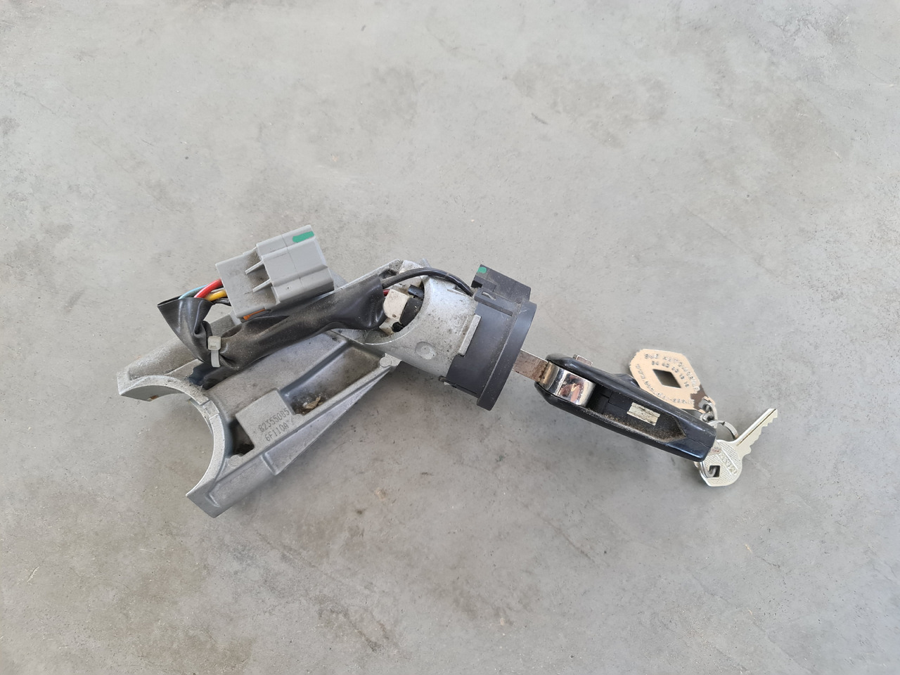 RENAULT RANGE T / IGNITION WITH KEY / 82355085 - Zaganjalnik: slika 2 RENAULT RANGE T / IGNITION WITH KEY / 82355085 - Zaganjalnik: slika 2