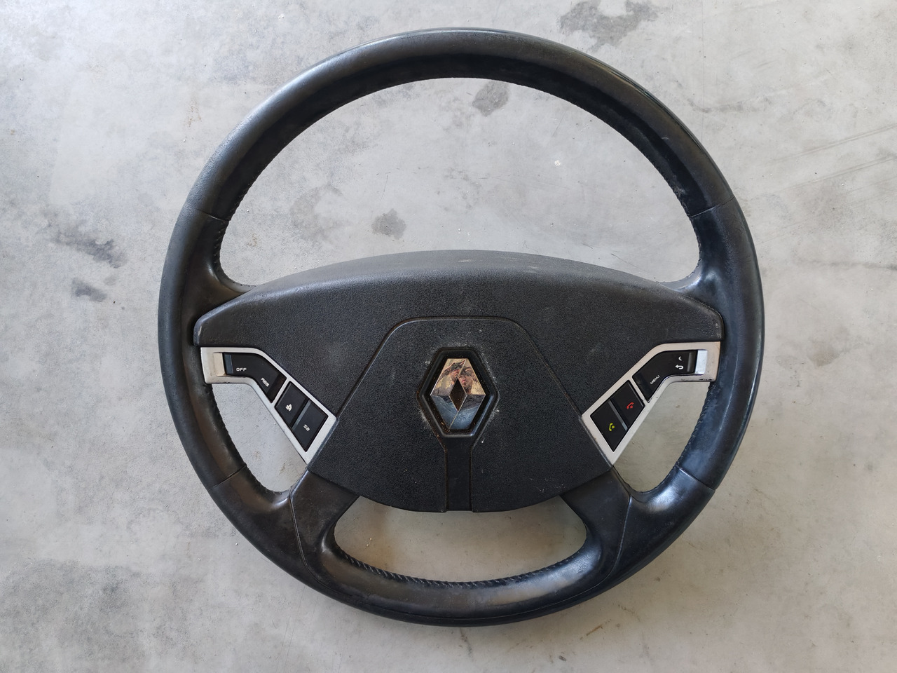 RENAULT RANGE T / STEERING WHEEL / 7484519945 - Volanski obroč: slika 1 RENAULT RANGE T / STEERING WHEEL / 7484519945 - Volanski obroč: slika 1