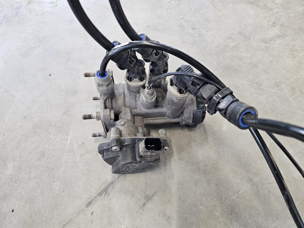 VOLVO FH4 FM4 / EBS BRAKE VALVE / 21114977 K028781 - Zavorni ventil: slika 4 VOLVO FH4 FM4 / EBS BRAKE VALVE / 21114977 K028781 - Zavorni ventil: slika 4