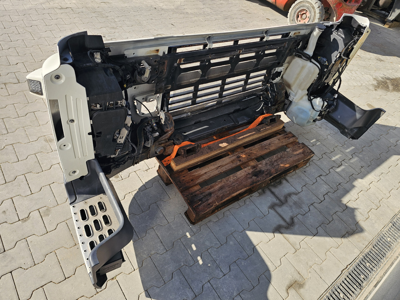 VOLVO FM 3 / COMPLETE FRONT BUMPER - Odbijač: slika 3 VOLVO FM 3 / COMPLETE FRONT BUMPER - Odbijač: slika 3