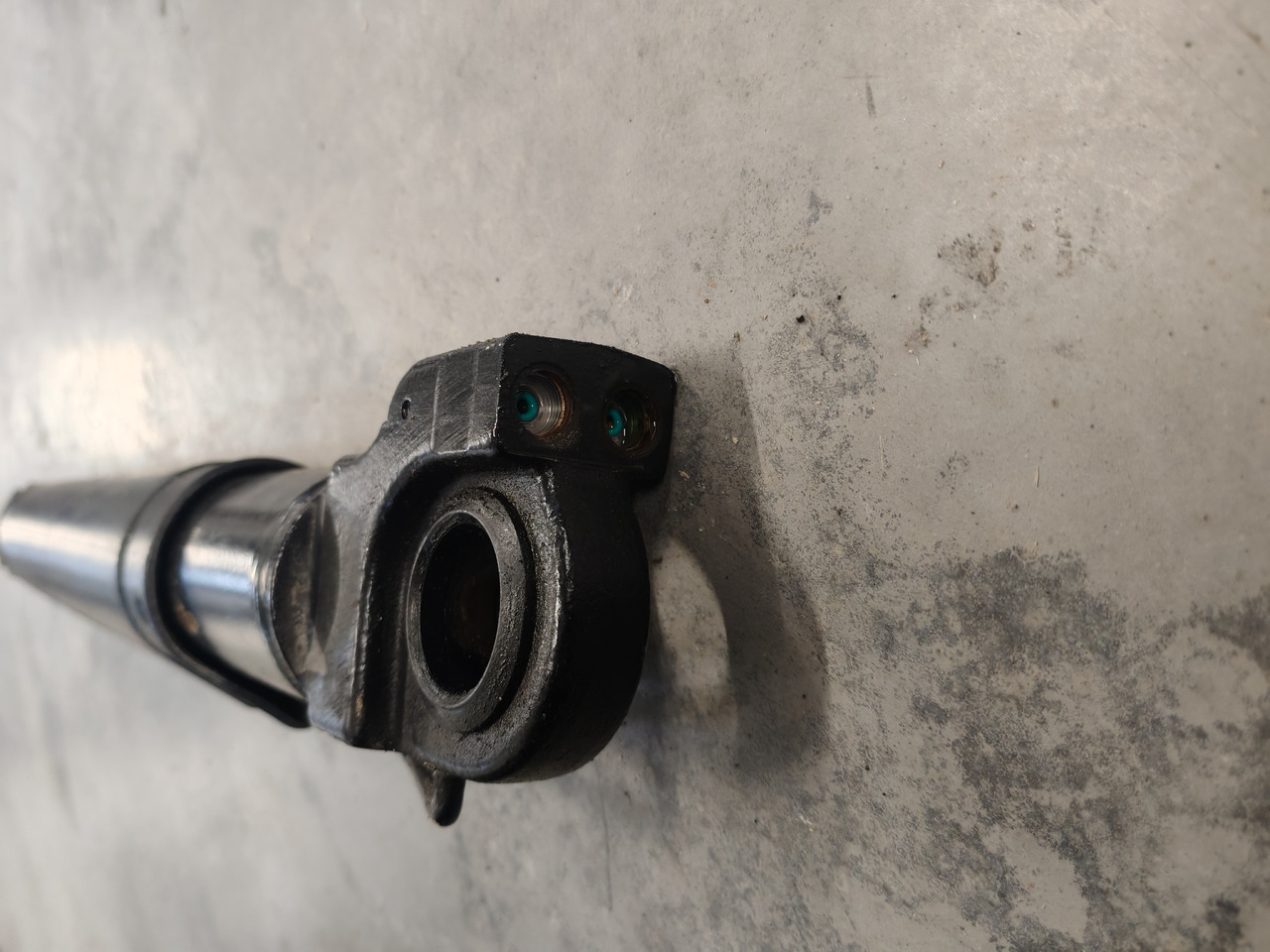 VOLVO FM5 EURO 6 / CAB TILT CYLINDER / 23583236 - Vzmetenje kabine: slika 3 VOLVO FM5 EURO 6 / CAB TILT CYLINDER / 23583236 - Vzmetenje kabine: slika 3