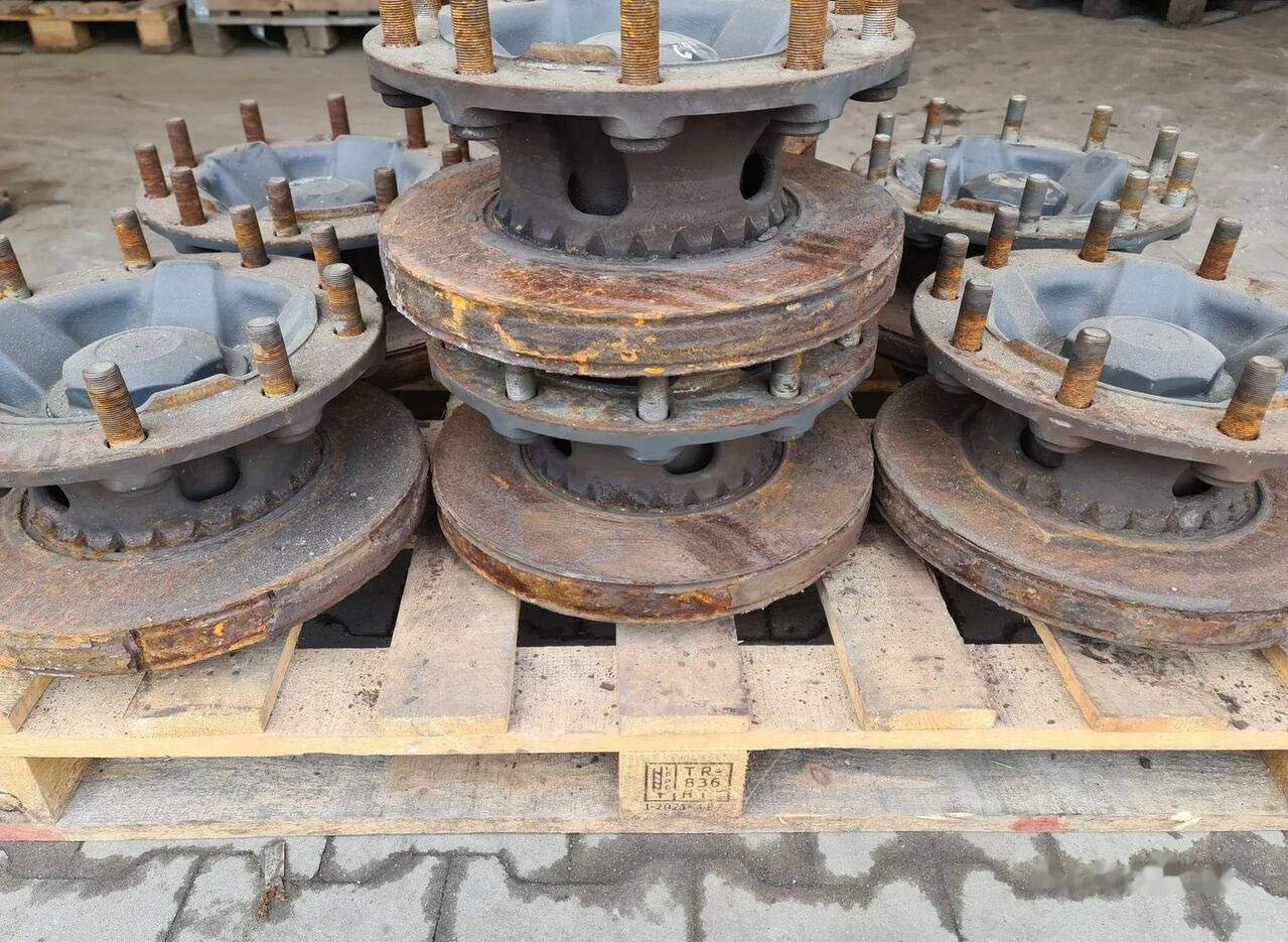 Volvo Piasta przód przednia łożysko duże 68mm 6.8cm VOLVO FH FM FH4 RE Volvo FH FM FH4 RE truck - Pesto za Tovornjak: slika 2 Volvo Piasta przód przednia łożysko duże 68mm 6.8cm VOLVO FH FM FH4 RE Volvo FH FM FH4 RE truck - Pesto za Tovornjak: slika 2