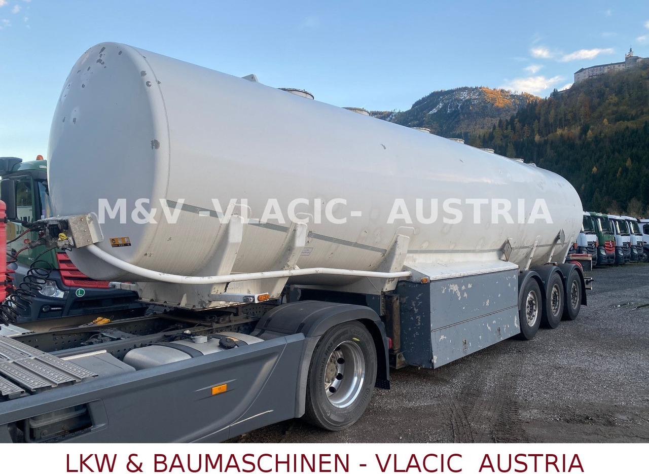Schwarzmüller Benzin / Diesel 43000L 6Kammer Peillstab - Polprikolica cisterna: slika 1 Schwarzmüller Benzin / Diesel 43000L 6Kammer Peillstab - Polprikolica cisterna: slika 1
