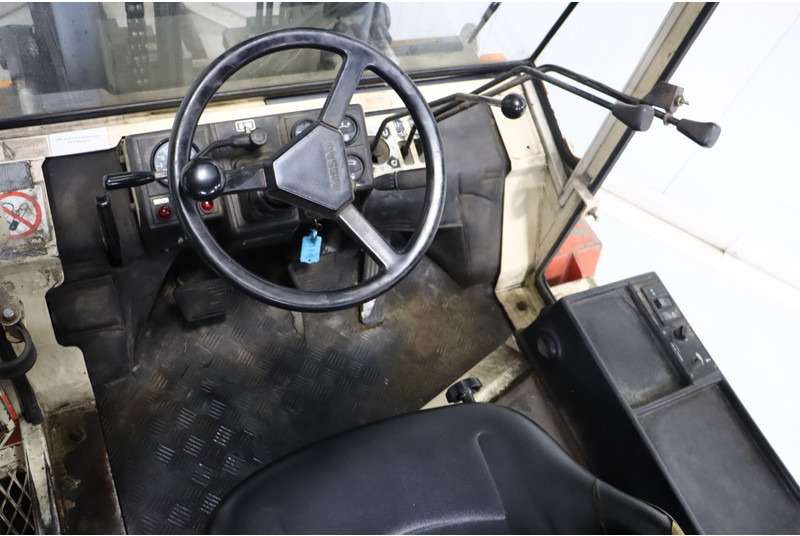 Nissan VF05H70U - Diesel viličar: slika 2 Nissan VF05H70U - Diesel viličar: slika 2