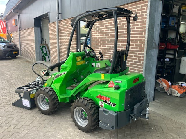AVANT 423 TDL miniloader - Zgibni nakladalnik: slika 3 AVANT 423 TDL miniloader - Zgibni nakladalnik: slika 3
