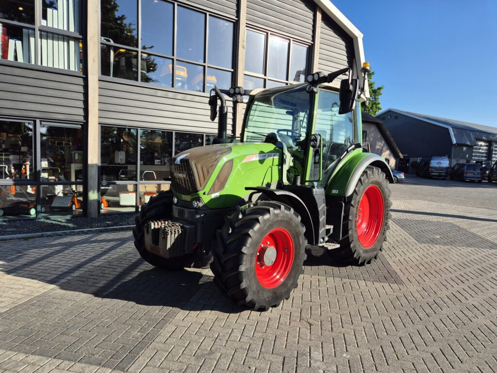 FENDT 310 vario - Traktor: slika 2 FENDT 310 vario - Traktor: slika 2