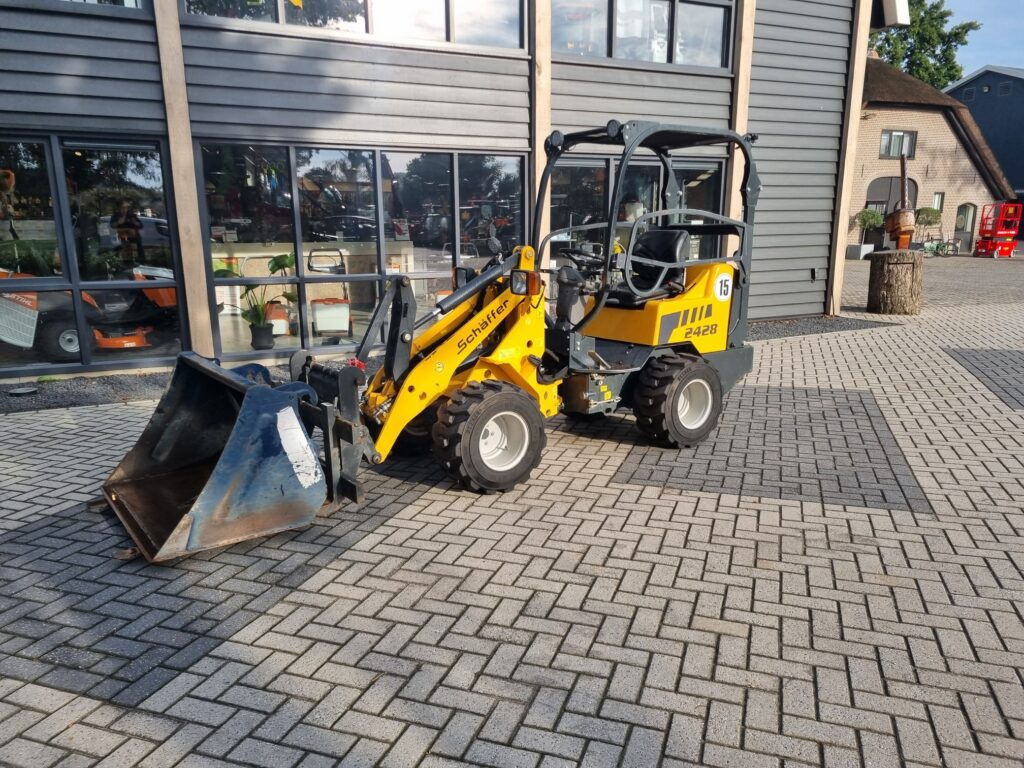 SCHÄFFER 2428 miniloader - Zgibni nakladalnik: slika 3 SCHÄFFER 2428 miniloader - Zgibni nakladalnik: slika 3