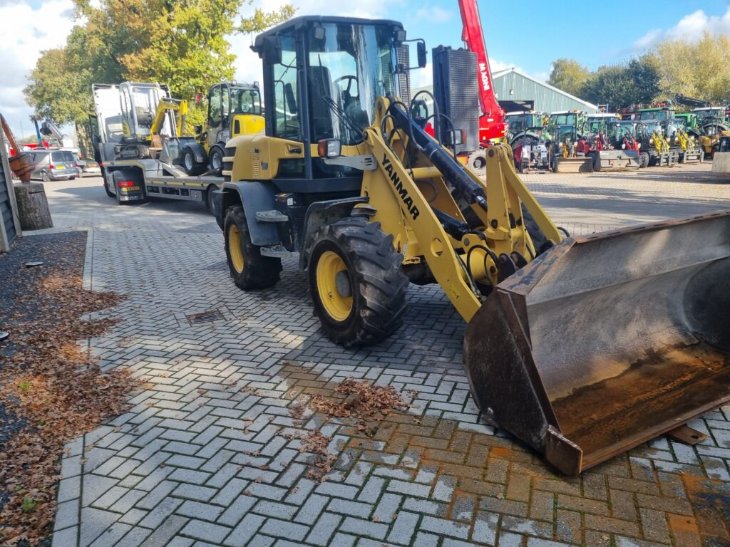 YANMAR V120 - Kolesni nakladalec: slika 4 YANMAR V120 - Kolesni nakladalec: slika 4