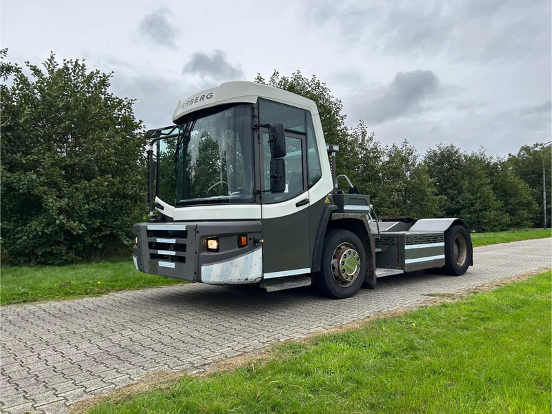 Terberg DT 183 | DISTRIBUTION TERMINAL | 8949 HOURS !!!! | LOW STEPS - Terminalski traktor: slika 1 Terberg DT 183 | DISTRIBUTION TERMINAL | 8949 HOURS !!!! | LOW STEPS - Terminalski traktor: slika 1