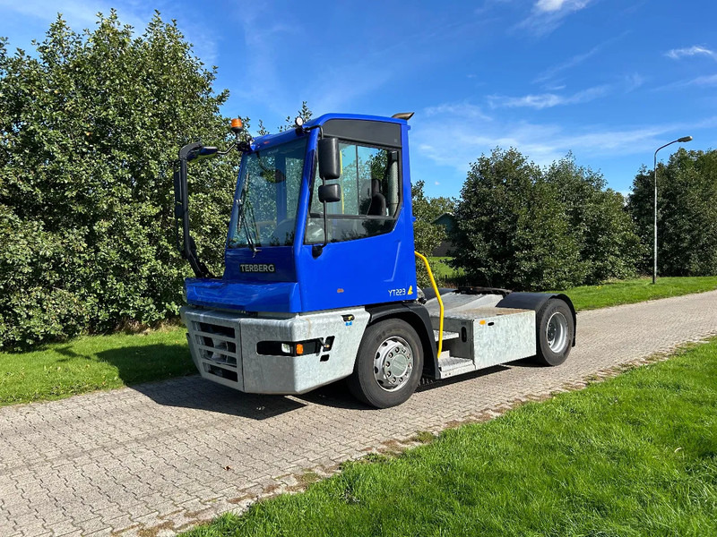Terberg YT 223 | LOW HOURS - * 9211 *| GALVANISH CHASSIS | NEW MODEL - Terminalski traktor: slika 1 Terberg YT 223 | LOW HOURS - * 9211 *| GALVANISH CHASSIS | NEW MODEL - Terminalski traktor: slika 1