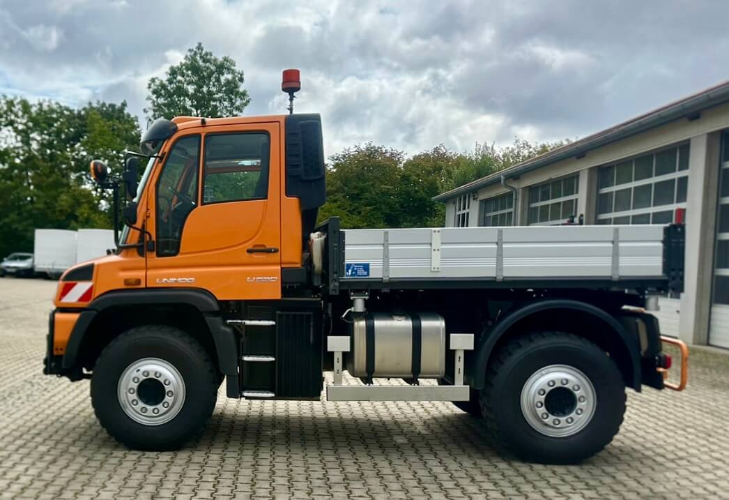 Unimog 530 - U530 405 44301 Mercedes Benz 405 - Komunalno/ Posebno vozilo: slika 2 Unimog 530 - U530 405 44301 Mercedes Benz 405 - Komunalno/ Posebno vozilo: slika 2